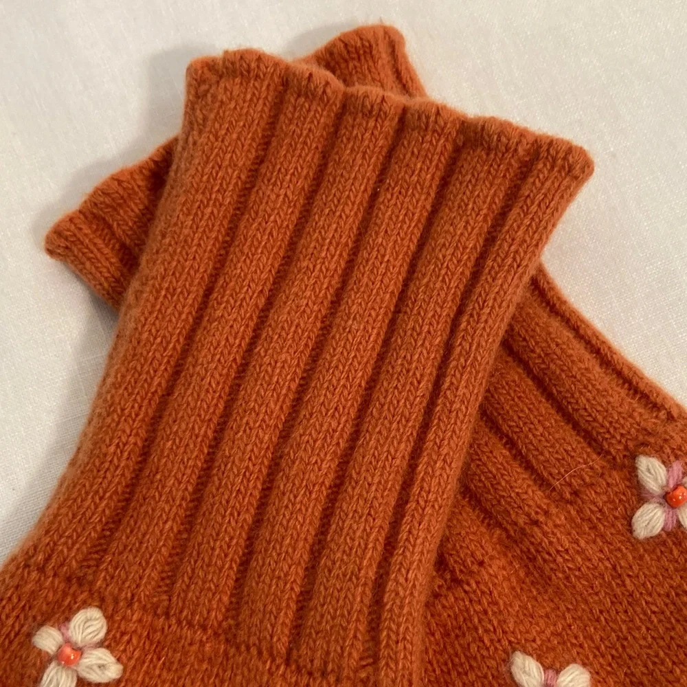 Portolano cashmere burnt Orange Gloves with Floral Design one size